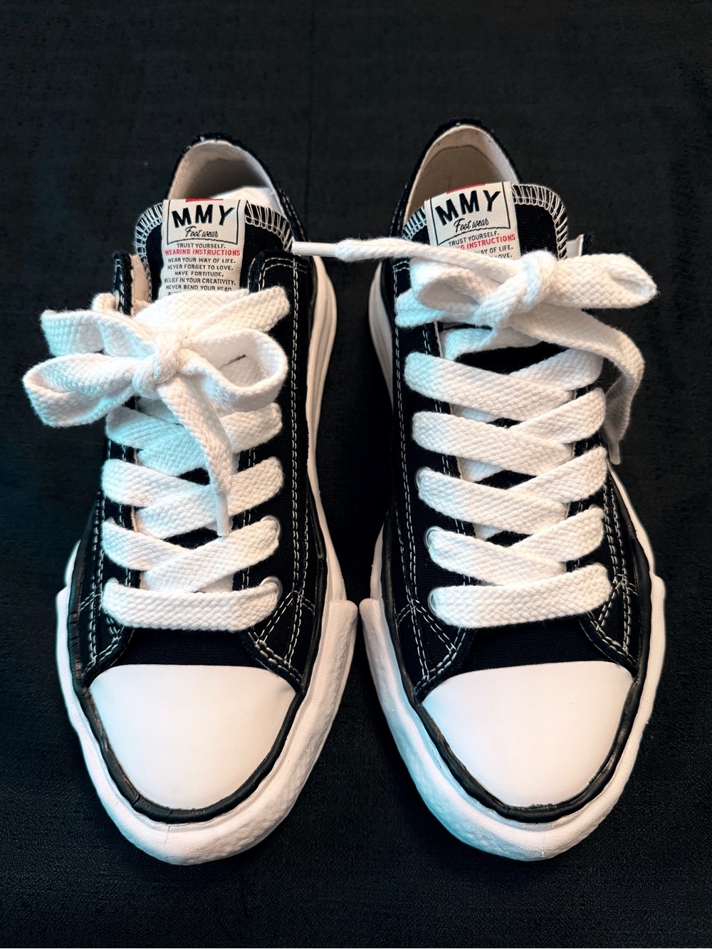 MMY Maison Mihara Yasuhiro Black & White Canvas Low-Top Sneakers for Men - Picture 4 of 7